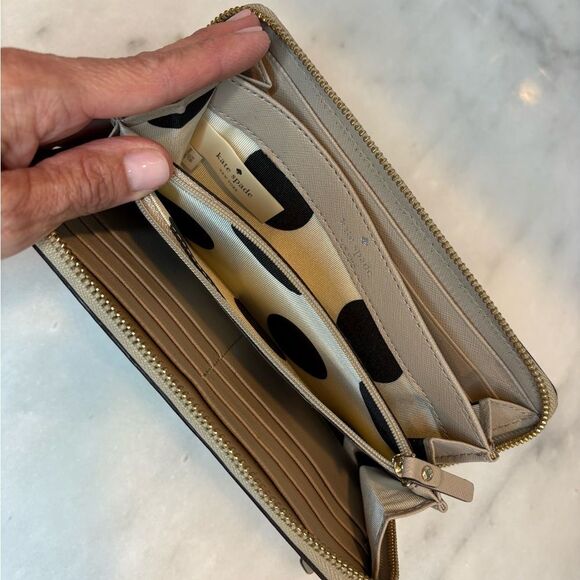 Kate Spade Cream Leather Continental Full Zip Wallet - Picture 10 of 10